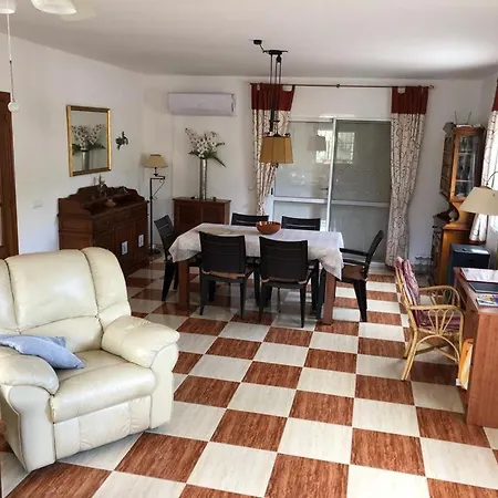 Casa De Rosas Malaga